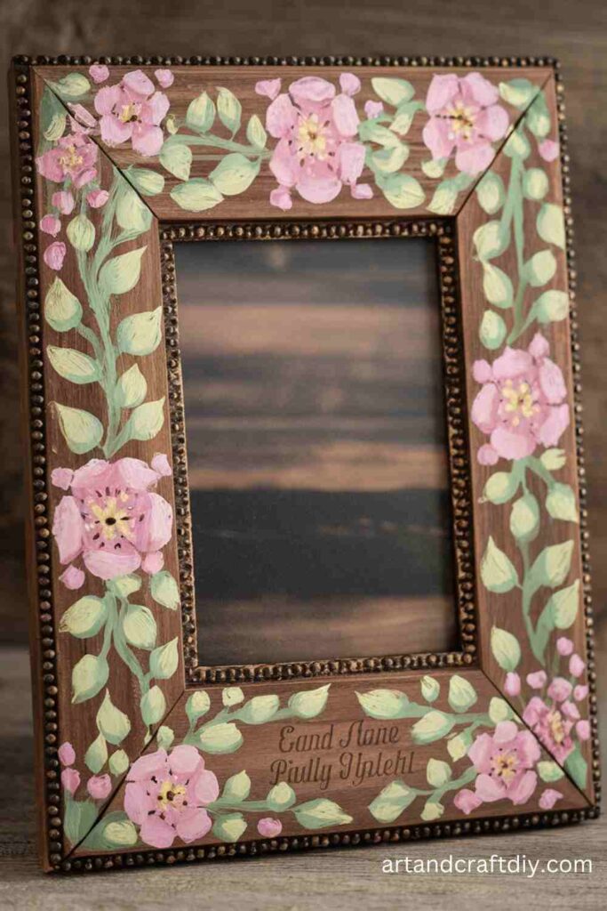 Cute DIY Personalized Photo Frame