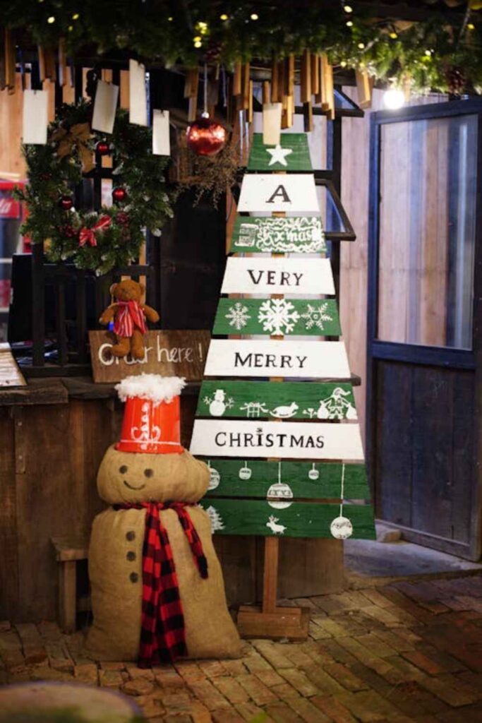 Choose a Fun and Festive Theme