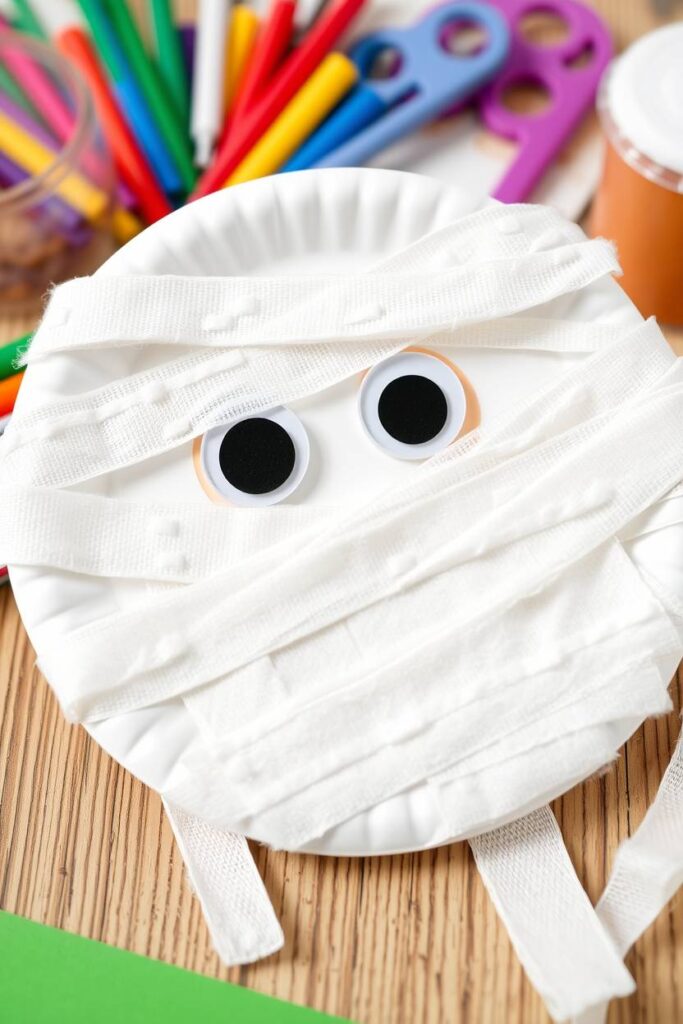 Paper Plate Mummy Mask