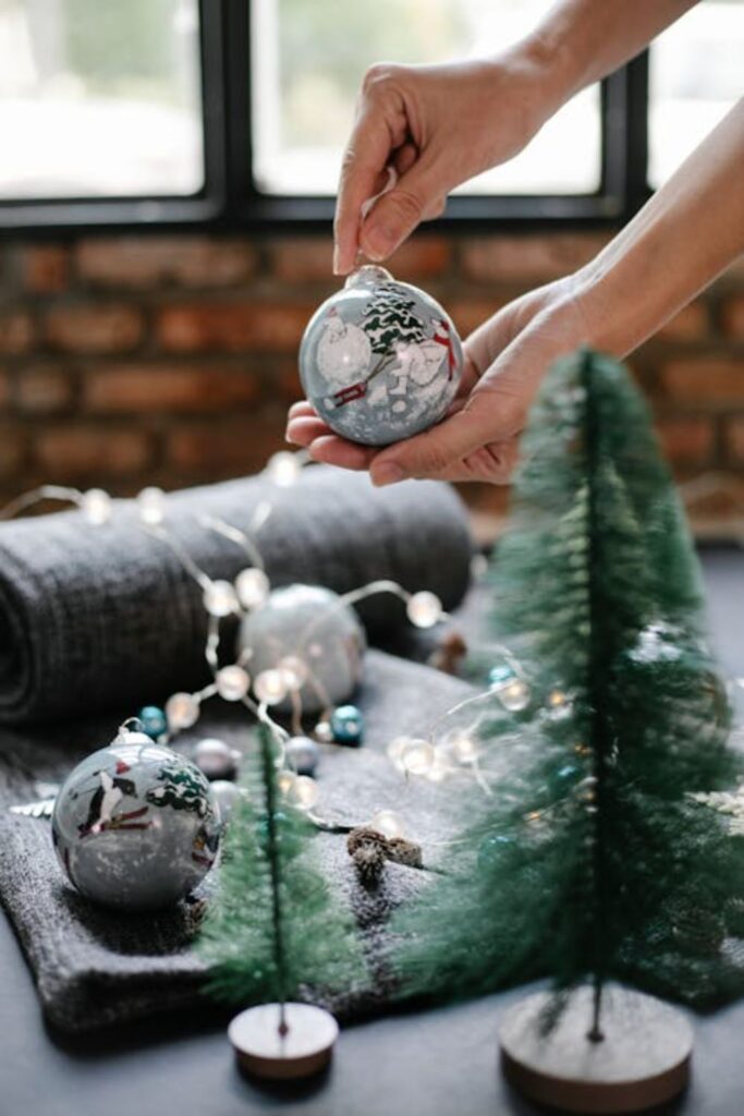 DIY Ornament Garland