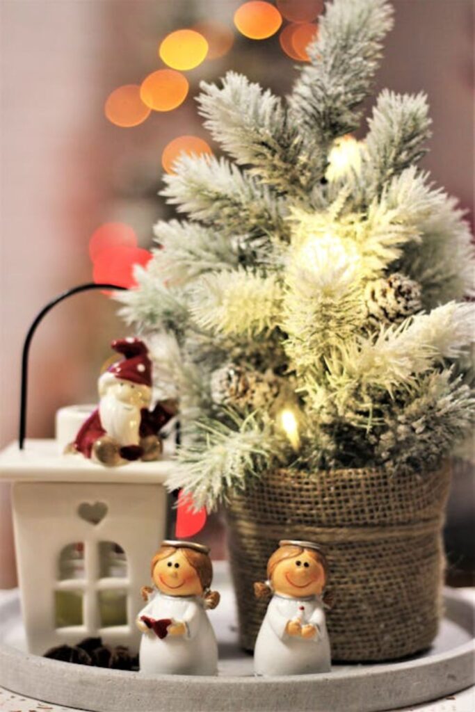 Holiday Tray Styling