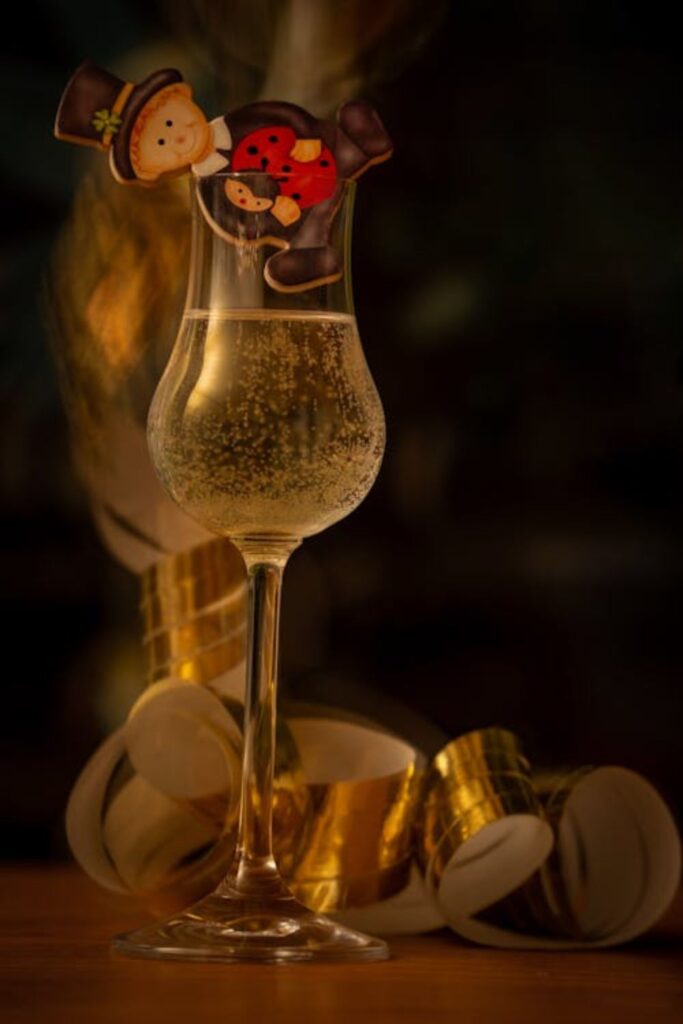 Paper Champagne Glass Décor