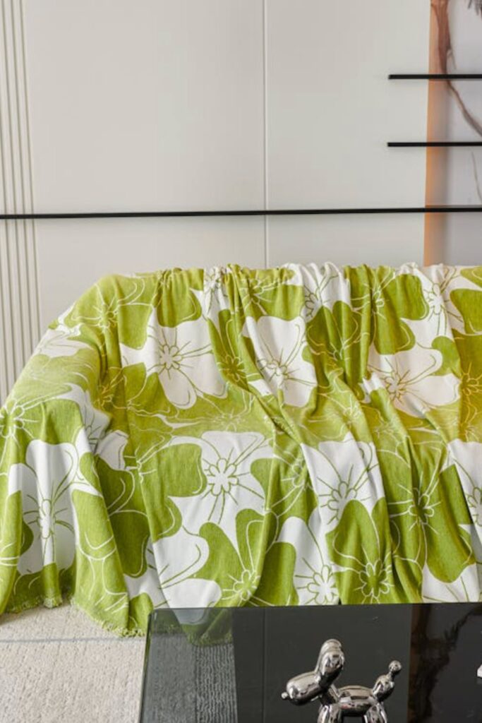 Lightweight Throw Blankets