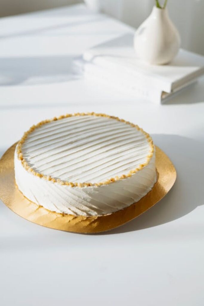 Minimalist White Cake
